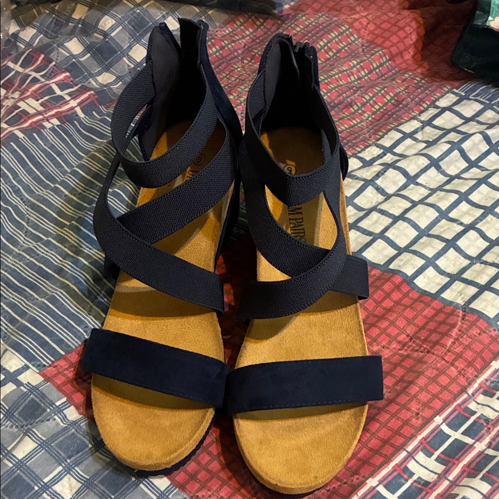 🎊SALE🎊 $15 or 3 for $30🎊Dream Pairs Navy Strappy Sandals